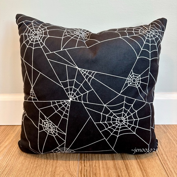 Hyde & EEK! Halloween Reversible Velvet Spider Throw Pillow Turquoise Green - Picture 9 of 14